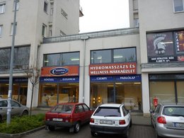 Bécsi úti üzlethelyiség